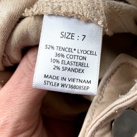 Fashion Nova Women’s Ripped Hem Wide Leg Jeans - Picture 7 of 7